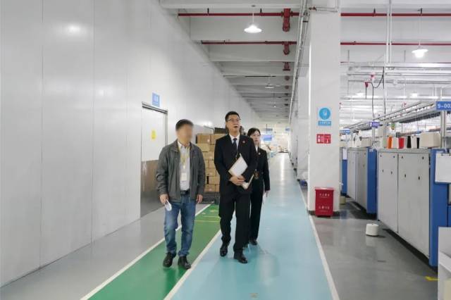 法官走訪企業了解情況