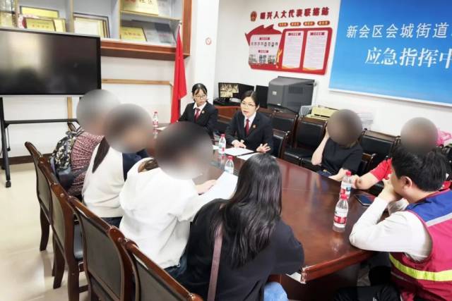 法官聯(lián)動(dòng)街道辦調(diào)解一起相鄰糾紛